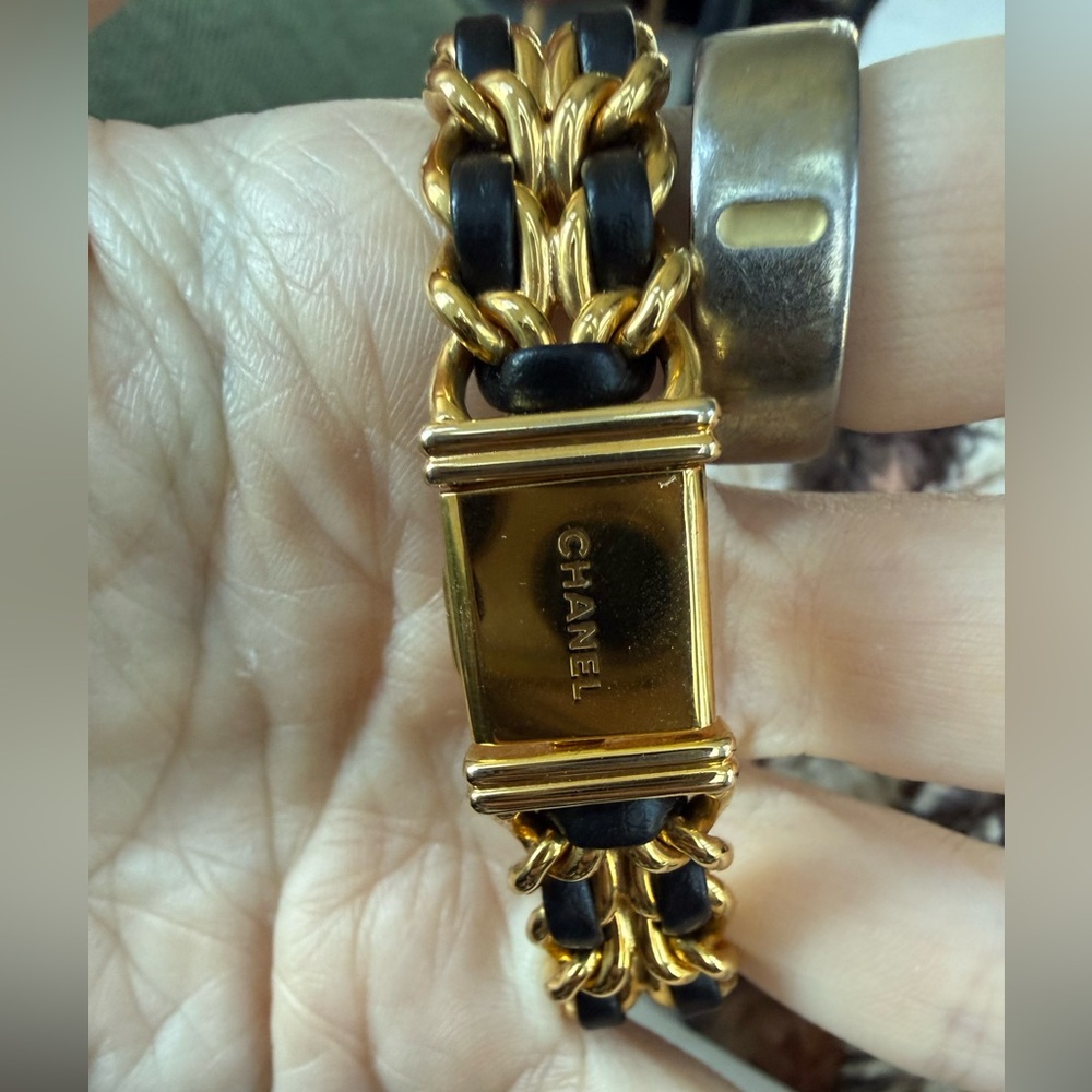 CHANEL premiere Black and Gold Chain Watch, size M - Picture 3 of 12